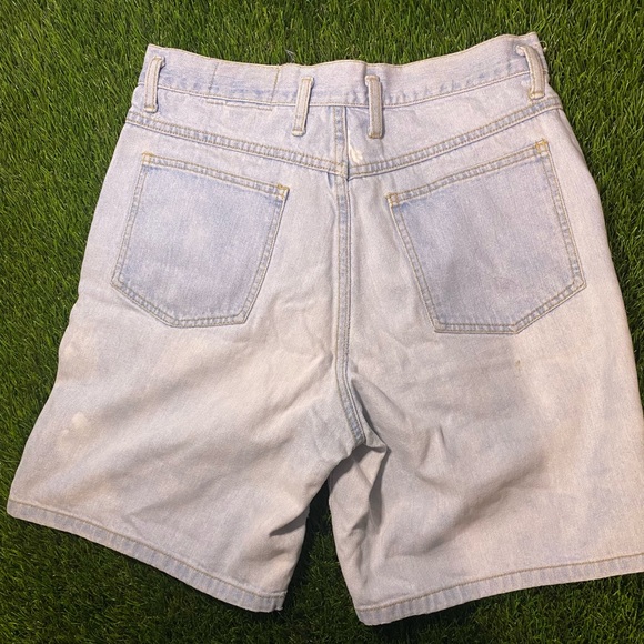 light wash jean shorts - Picture 2 of 5